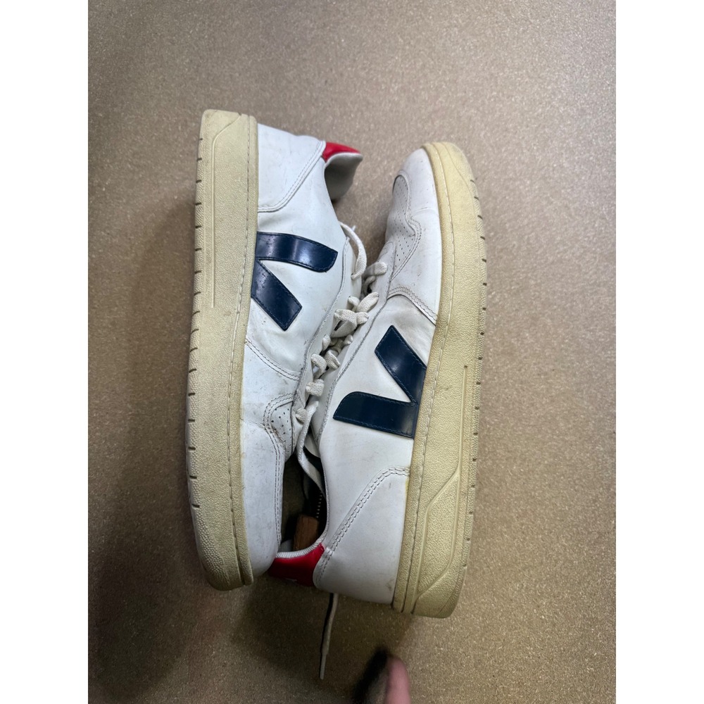 Veja V-10 Sneakers White Leather Red Accent Navy V Logo EU‎ 45 US 11.5